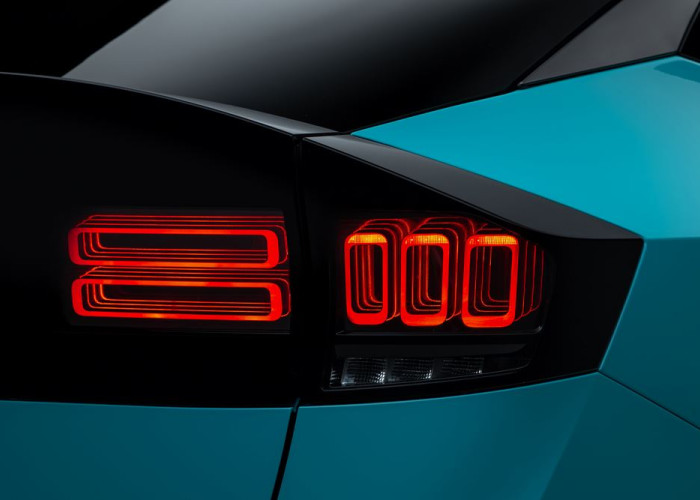 La Nissan Leaf électrique affiche un style fluide de crossover aérodynamique affûté