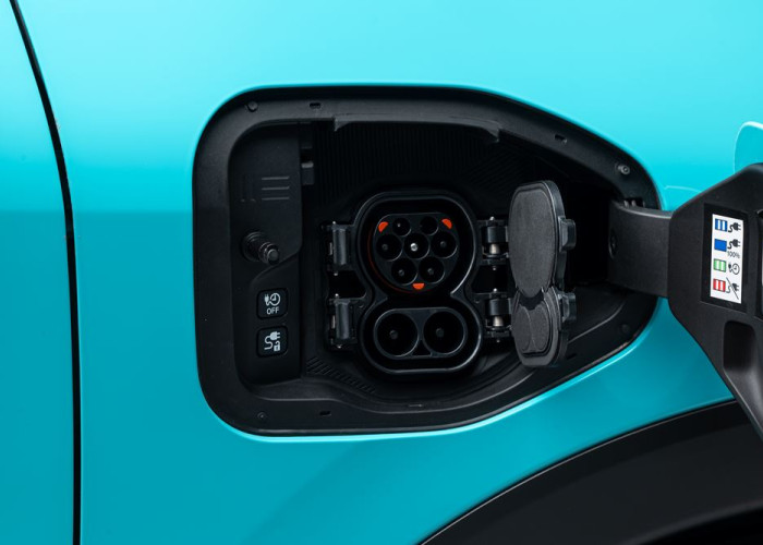 La Nissan Leaf électrique affiche un style fluide de crossover aérodynamique affûté