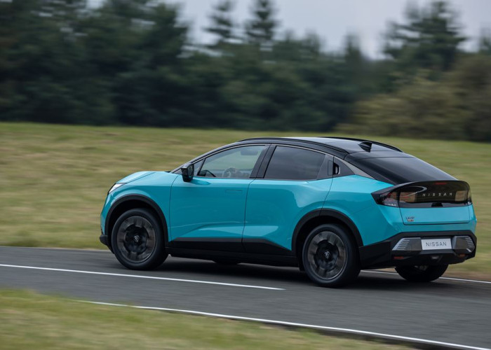 La Nissan Leaf électrique affiche un style fluide de crossover aérodynamique affûté