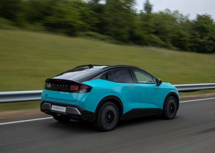 La Nissan Leaf électrique affiche un style fluide de crossover aérodynamique affûté