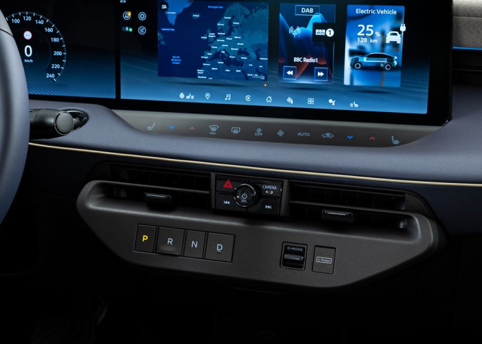 La Nissan Leaf électrique affiche un style fluide de crossover aérodynamique affûté