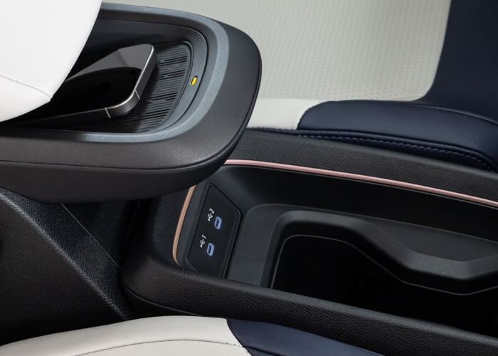 La Nissan Leaf électrique affiche un style fluide de crossover aérodynamique affûté