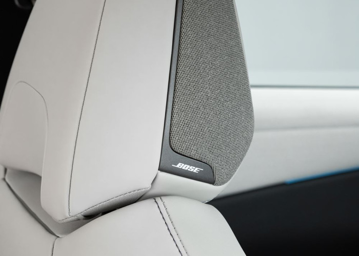 La Nissan Leaf électrique affiche un style fluide de crossover aérodynamique affûté