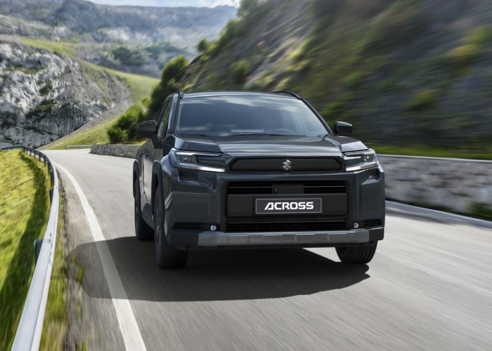 Le SUV polyvalent de taille intermédiaire Suzuki Across affiche un design robuste