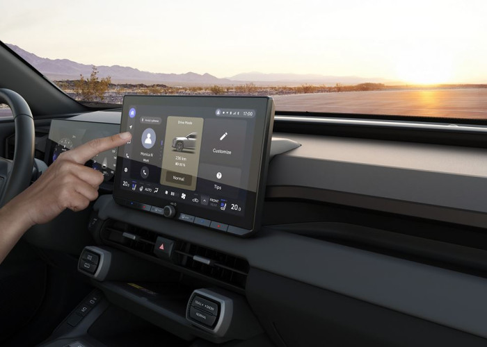 Le SUV polyvalent de taille intermédiaire Suzuki Across affiche un design robuste