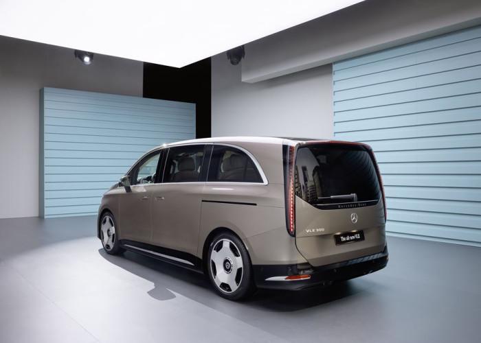 Le Mercedes VLE électrique combine une conduite de limousine et la polyvalence d'un grand monospace
