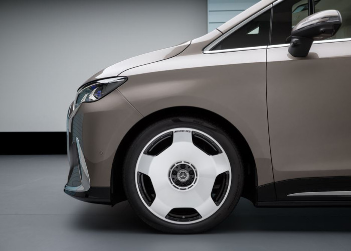 Le Mercedes VLE électrique combine une conduite de limousine et la polyvalence d'un grand monospace