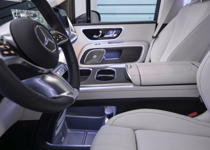 Le Mercedes VLE électrique combine une conduite de limousine et la polyvalence d'un grand monospace