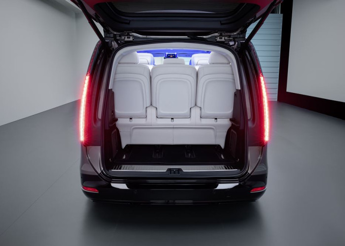 Le Mercedes VLE électrique combine une conduite de limousine et la polyvalence d'un grand monospace