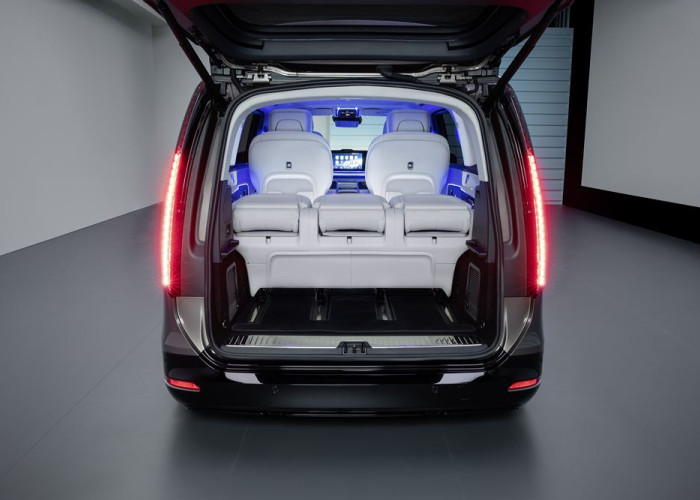 Le Mercedes VLE électrique combine une conduite de limousine et la polyvalence d'un grand monospace