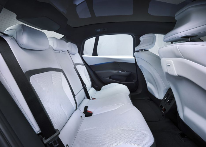 La BMW i3 électrique marque un saut technologique