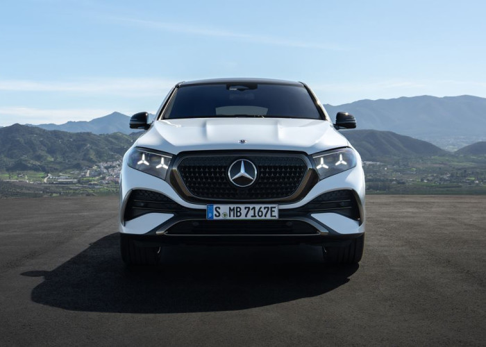 Le Mercedes-Benz GLE Coupé affiche une ligne dynamique avec des vitres latérales allongées
