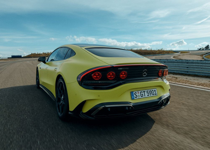 Le coupé 4 portes Mercedes-AMG GT délivre jusqu'à 1 169 ch de puissance maximale