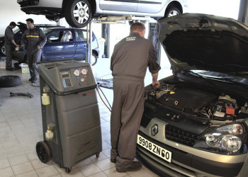La révision constructeur périodique est une étape clé pour maintenir une voiture en bon fonctionnement