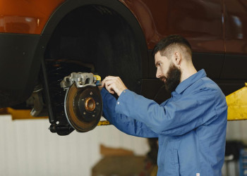 Le système de freinage est essentiel au bon fonctionnement d'une voiture