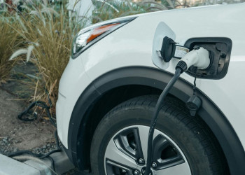 Les meilleures solutions financières pour acquérir une voiture électrique