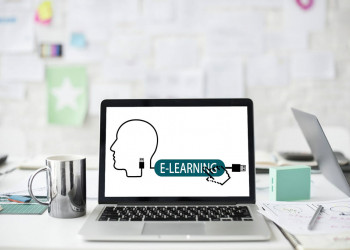 Des cours de conduite complétés par un programme de E-learning conduite