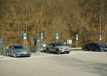 Véhicule électrique sur l'autoroute: comment savoir si les bornes de recharge sont disponibles?