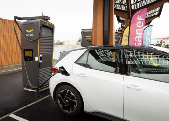 Seuls 2 Français sur 10 jugent que les véhicules électriques sont adaptés à l'autoroute