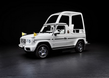 Le pape François voyagera dans une « papamobile » électrique Mercedes-Benz lors du Jubilé de 2025