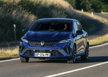 La Renault Clio devant la Peugeot 208 et la Dacia Sandero en 2024 en France