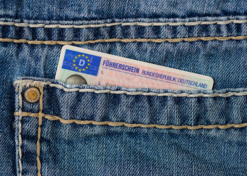 Le permis de conduire pour les voitures devrait être valable 15 ans dans l'Union Européenne
