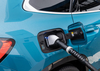 Plus de la moitié des Français pensent pouvoir effectuer le trajet des vacances en voiture électrique