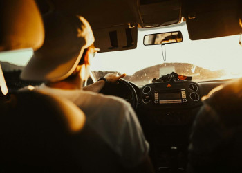 La voiture est le mode de transport incontournable pour les vacances d'été
