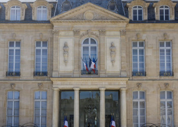 Le Renault Rafale Présidentiel est conçu spécifiquement pour la Présidence de la République