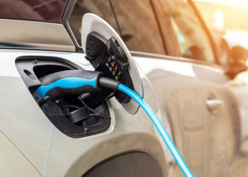 Plus d'un Français sur deux juge le coût d'achat de la voiture électrique trop élevé