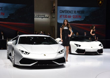 La 85ème édition du salon international de l'automobile de Genève au travers de ses hôtesses
