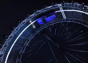 La Jaguar F-Pace effectue le plus grand looping de tous les temps