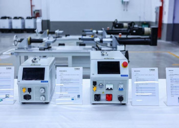 La réparation des batteries de véhicules électriques dont les batteries sont intégrées au châssis se standardise