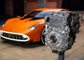 Le concept de coupé quatre portes AMG GT XX embarque un programme technologique électrique d'avant-garde