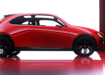 Le concept Mazda Vision X-Compact renforce le lien entre les personnes et les voitures