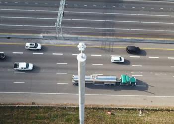 Une expérience de véhicules autonomes sur autoroute en trafic dense aux Etats-Unis