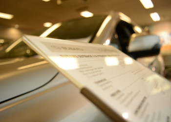 Deux tiers des établissements de vente de voitures ou de deux-trois roues motorisés contrôlés par la DGCCRF en anomalie