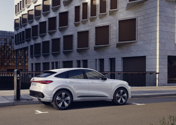 La consommation réelle moyenne d'un véhicule hybride rechargeable légèrement inférieur à 6 litres aux 100 km