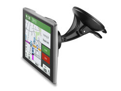 Le GPS Garmin DriveLuxe 51 propose des services en temps réel et le Wi-Fi