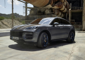 Le Porsche Cayenne Turbo E-Hybrid Coupé développe une puissance de 739 ch