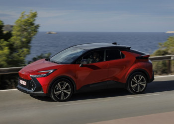 Le SUV du segment C Toyota C-HR affiche un style spectaculaire de concept-car