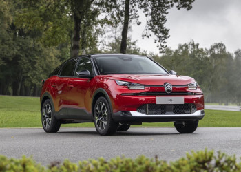 La berline électrique Citroën ë-C4 115 kW 54 kWh affiche jusqu'à 418 km d'autonomie WLTP