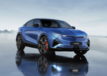 Le sport fastback compact électrique Alpine A390 repose sur un système de variation active de couple