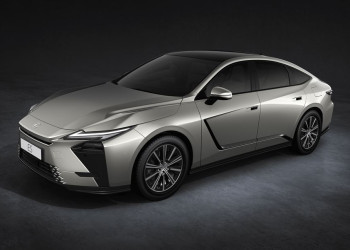 La Lexus ES hybride de huitième génération porte à un niveau supérieur les caractéristiques de la routière japonaise
