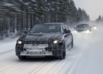 La BMW i5 électrique finalise sa phase d'essais hivernaux sur la glace et la neige