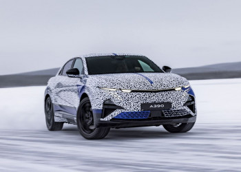 Le sport fastback Alpine A390 à l'épreuve des conditions polaires