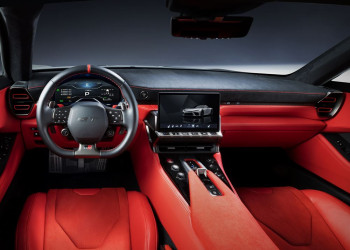 La Toyota GR GT adopte une structure tout en aluminium associée à un V8 biturbo de 4.0 litres