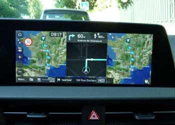 La recharge électrique rapide sur autoroute rend les trajets aussi rapides qu'en voiture thermique