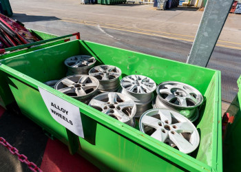 L'aluminium des jantes en alliage recyclées sert à la fabrication de blocs moteur