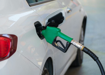 Une « quasi-taxe » sur le carburant finance les aides à l'achat des véhicules électriques